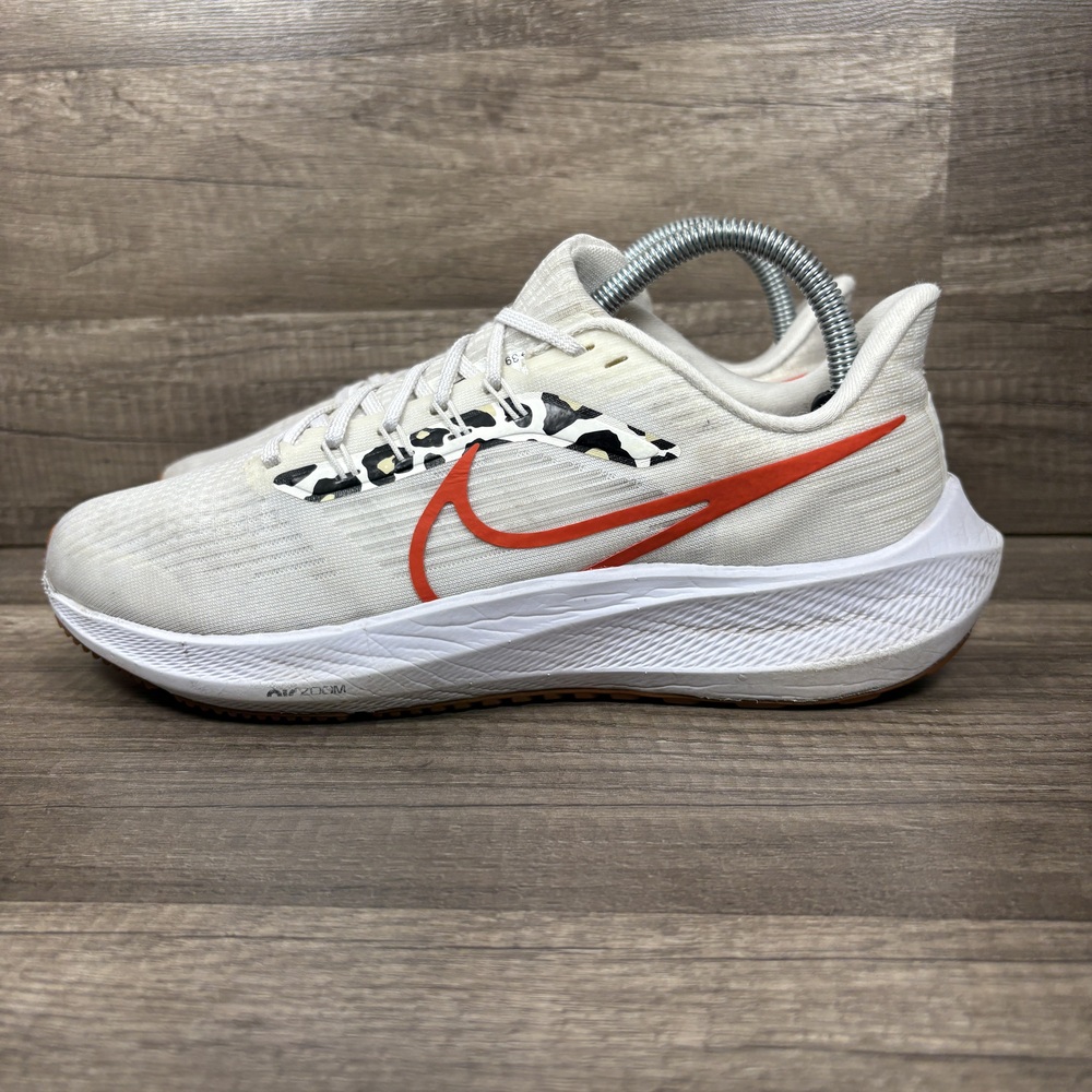 Nike Air Zoom Pegasus 39 Gray Red Womens US Size 9 DZ5214-100 Running Shoes - Picture 4 of 10